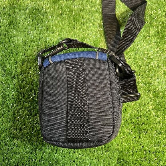 Case Logic Compact Digital Camera Case with Shoulder Strap & 2 Compartments  723 - Picture 4 of 6